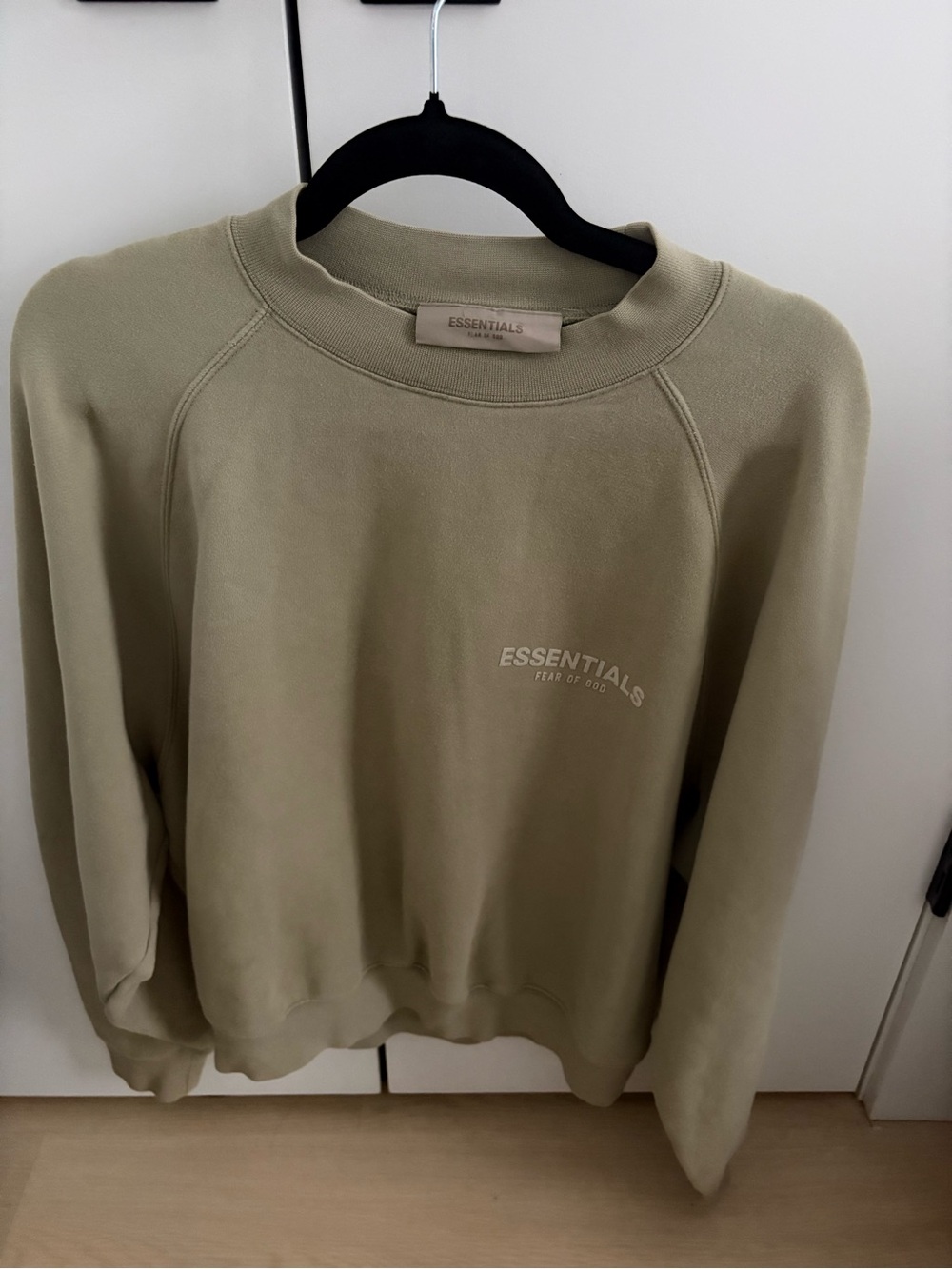 Essentials Crewneck Sweatshirt in Sage